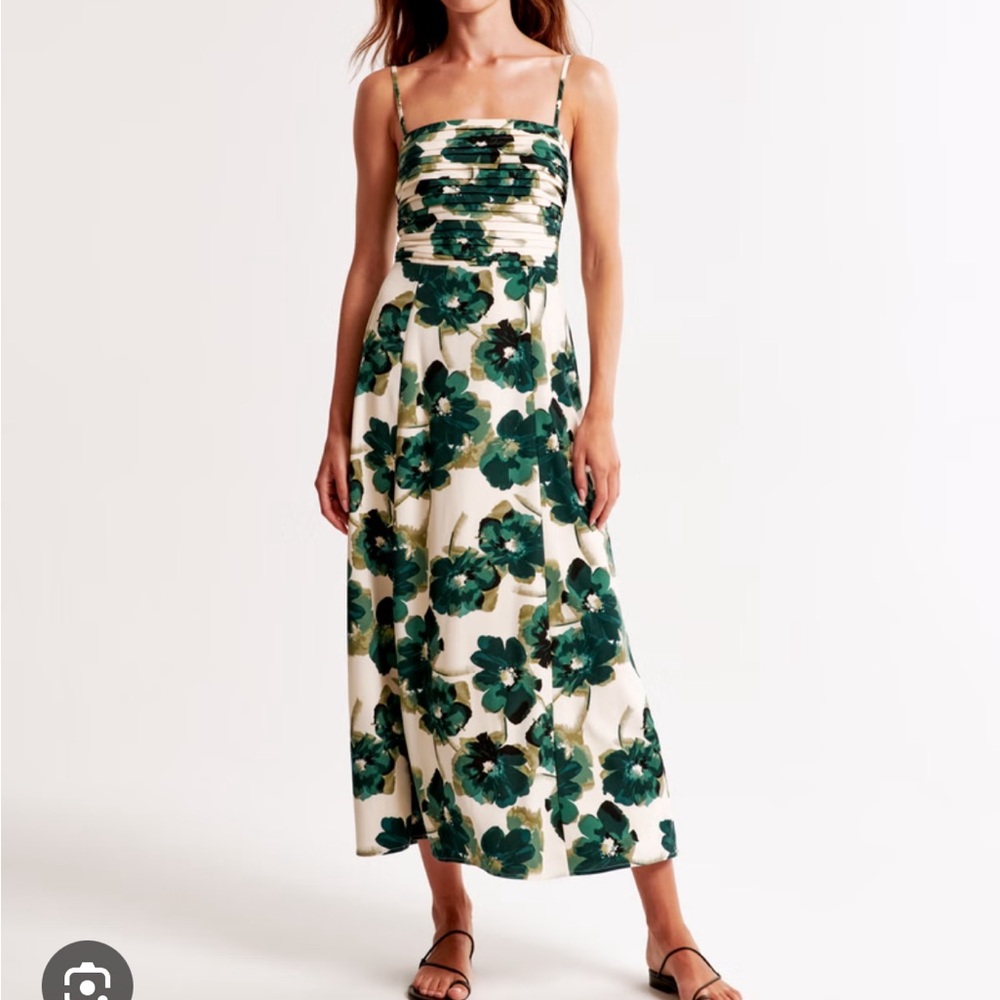 The A&F Emerson Crepe Midi Dres